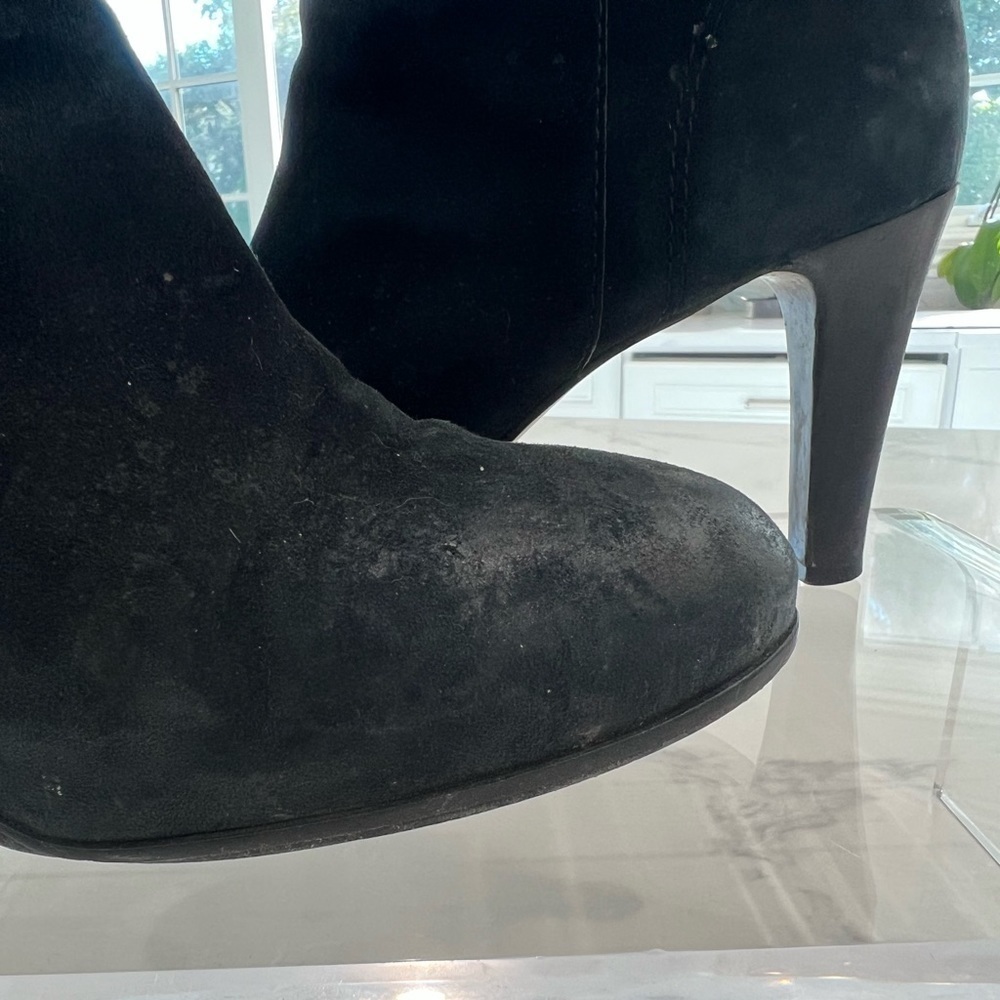 TORY BURCH Patricia Black suede 3inch booties with gold tory logo size 7.5 - Picture 6 of 13